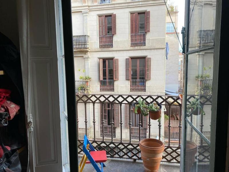 Habitacion Grande Y Luminosa En Las Ramblas Appartement Barcelone